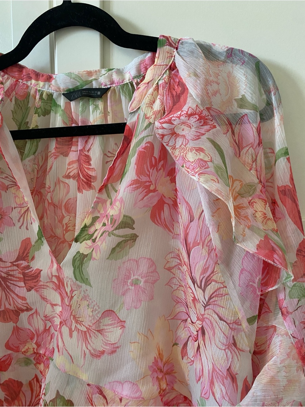 Zara Pink and Green Floral Printed Flowy Blouse with Romantic Ruffle Details XL - Picture 4 of 11